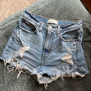 Abercrombie high rise mom short